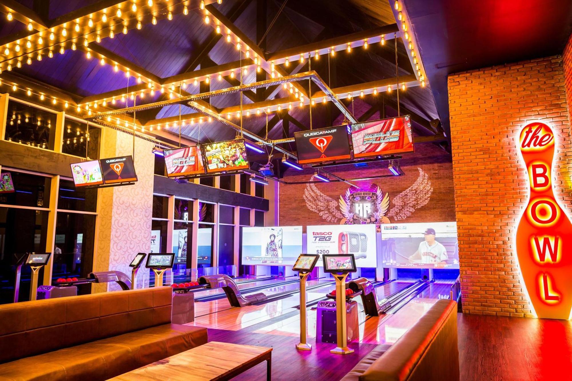 Hard Rock Hotel&Casino Punta Cana - All Inclusive Esterno foto The interior of a typical bowling alley